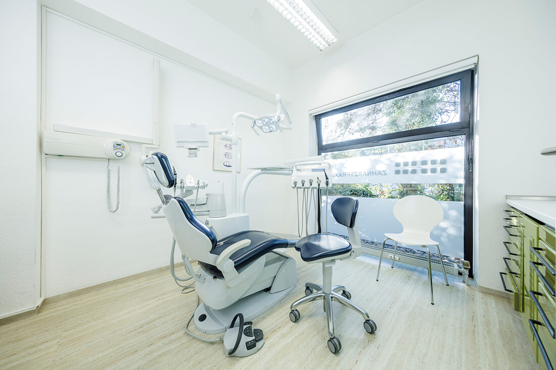 Zahnarzt Grafenberg - Bradu - Behandlungsstuhl in unserer Praxis