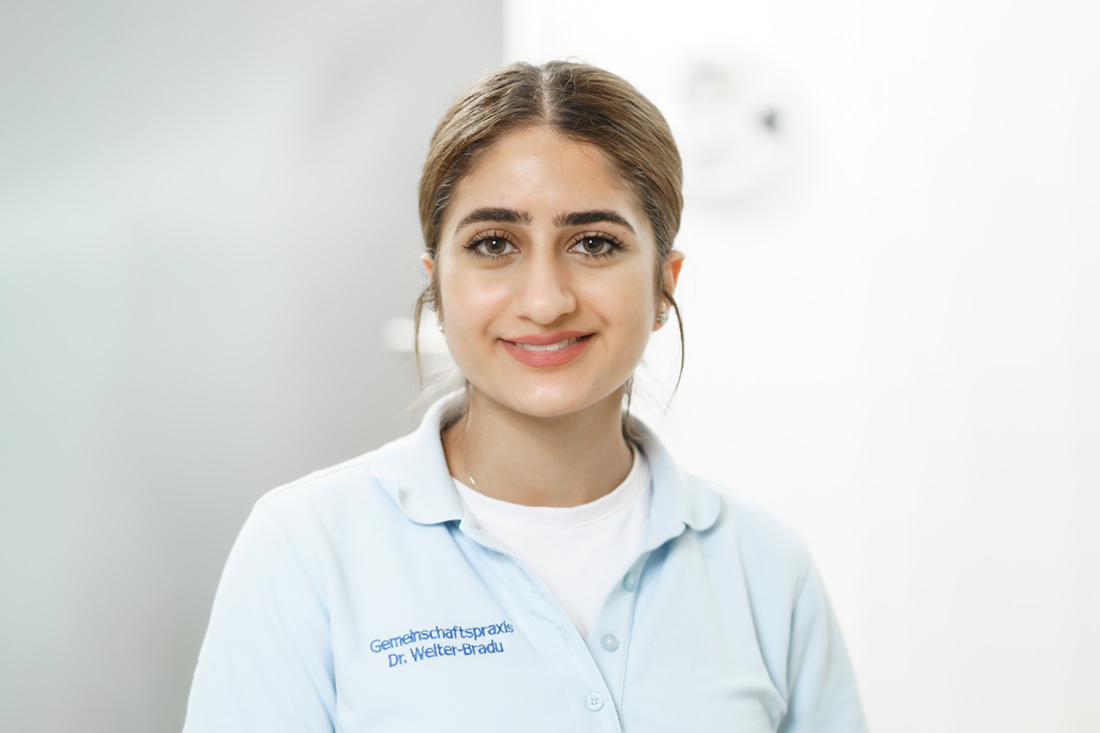 Zahnarzt Grafenberg – Bradu – Team – Lilian Omayrat Zahnarzt Grafenberg - Bradu - Team - Lilian Omayrat